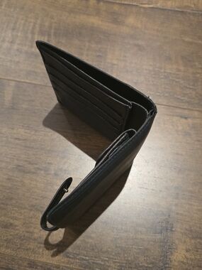 Louis Vuitton Black Men's Bifold Wallet